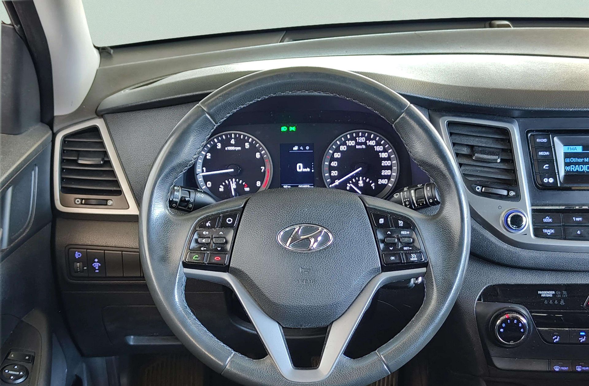 Hyundai Tucson 1.6 GDI BlueDrive Essence 4x2 - foto 19
