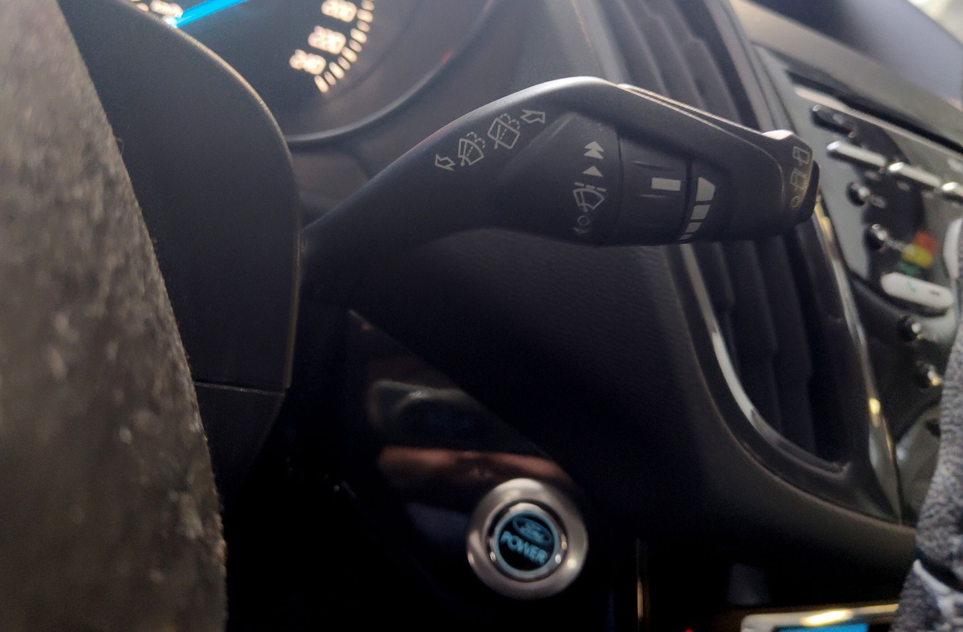 Ford Kuga 2.0 TDCi Titanium 4x4 Powershift - foto 29
