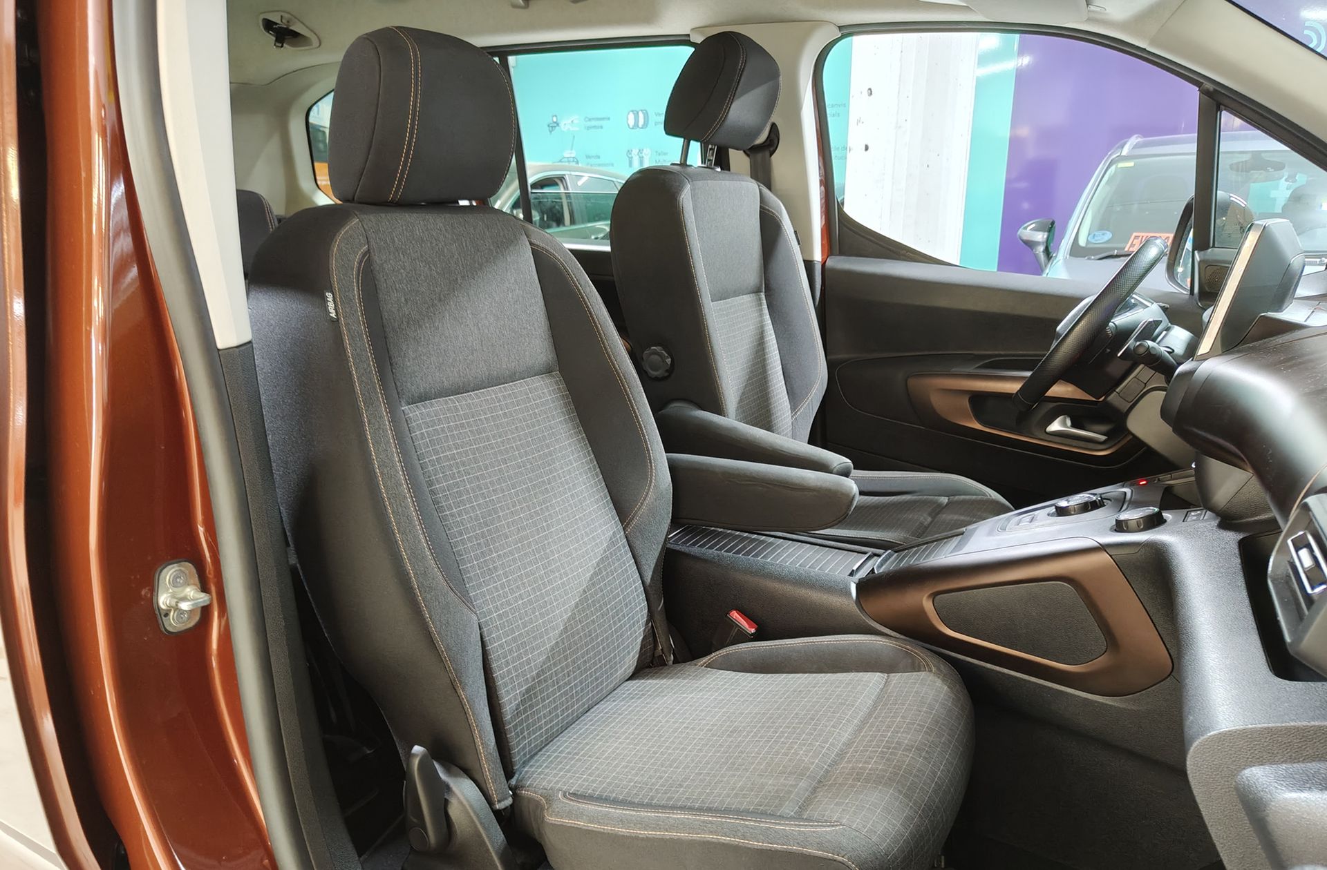 Peugeot Rifter BlueHDi 130 GT Line Standard EAT8 9 - foto 17