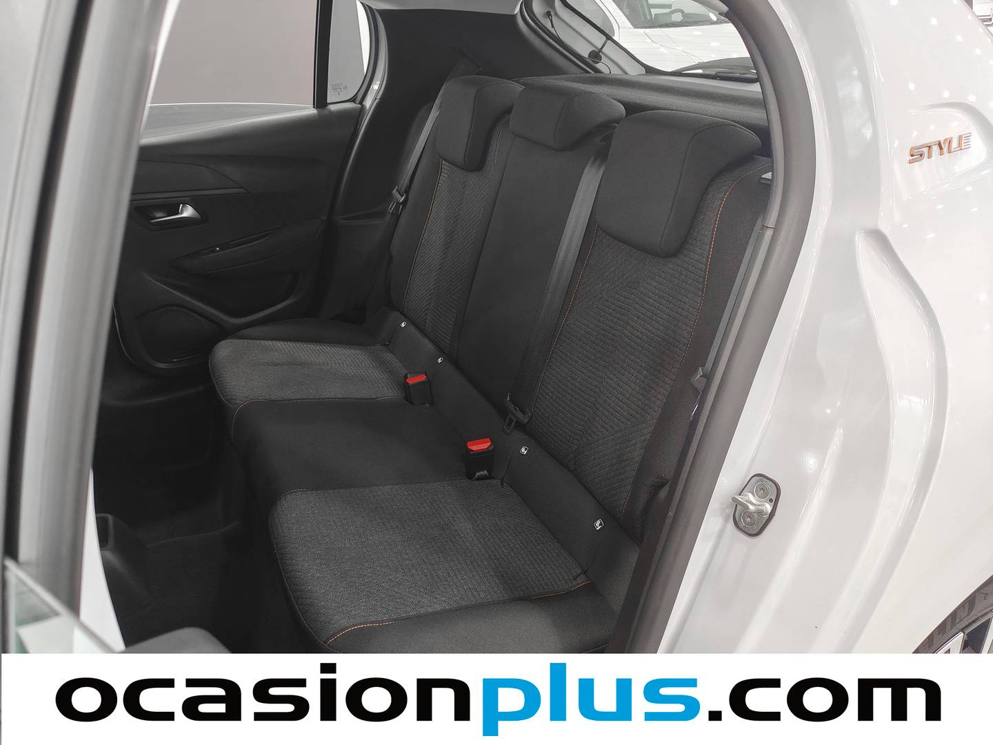 Foto asientos traseros Peugeot 208 Peugeot 208 Style Hybrid 110 eDCS6 (110 CV)