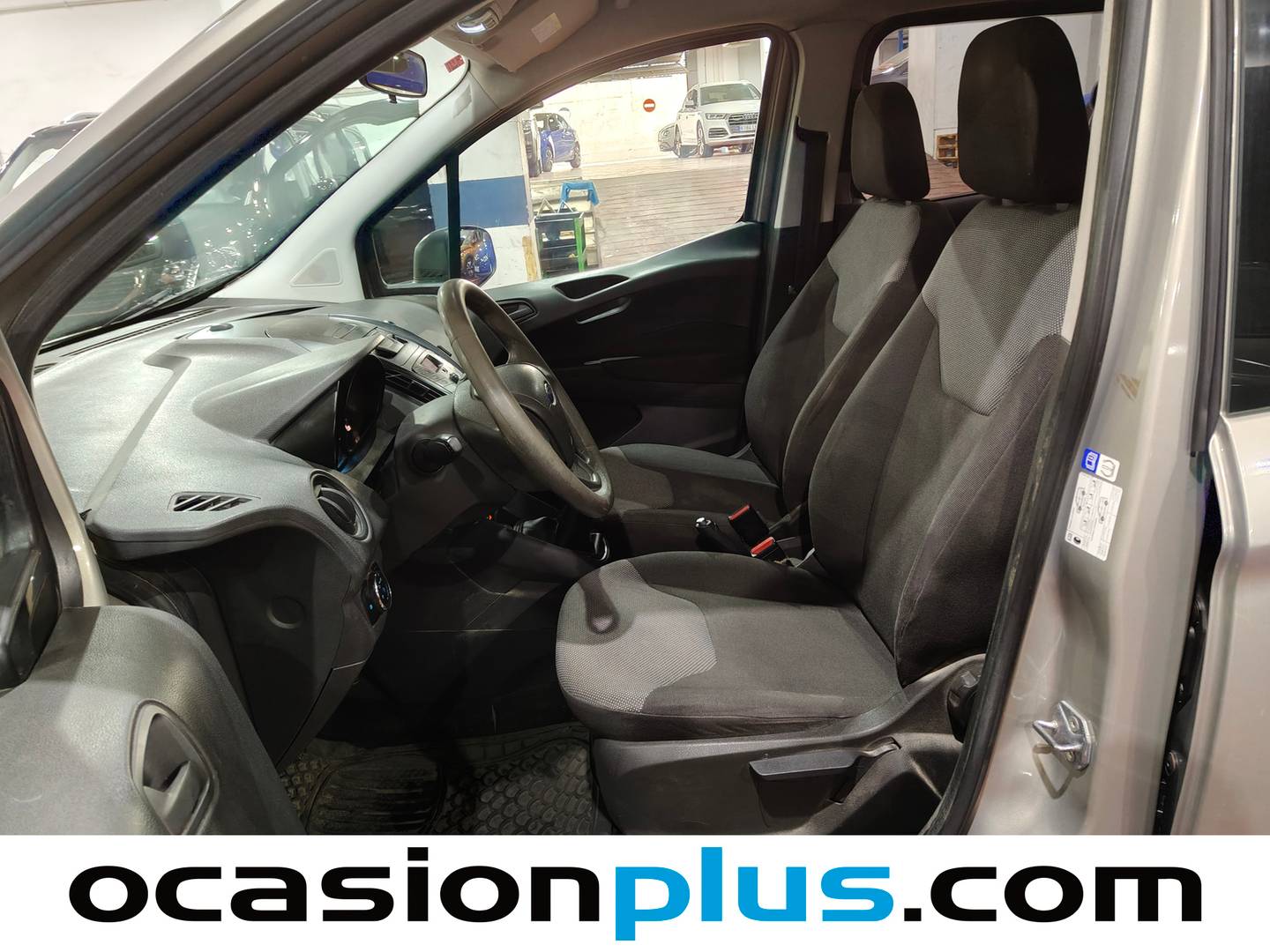 Foto asientos delanteros Ford Tourneo Courier Ford Tourneo Courier 1.0 EcoBoost Ambiente (100 CV)