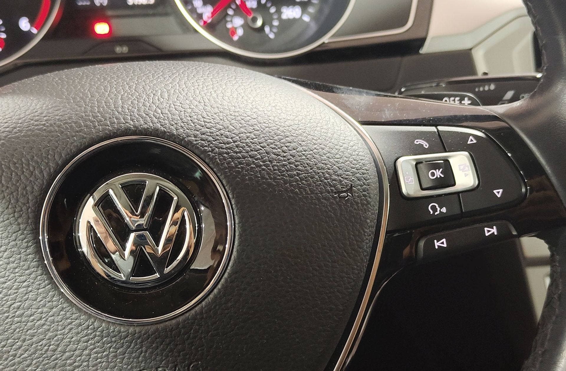 Volkswagen Passat Advance 1.6 TDI DSG - foto 29