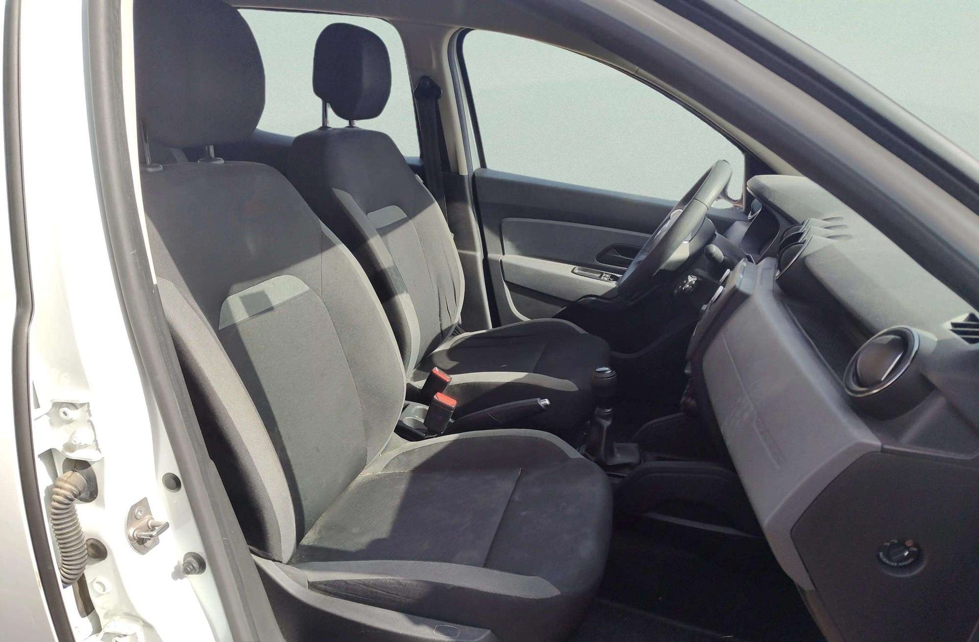 Dacia Duster Essential TCe 4x2 - foto 13