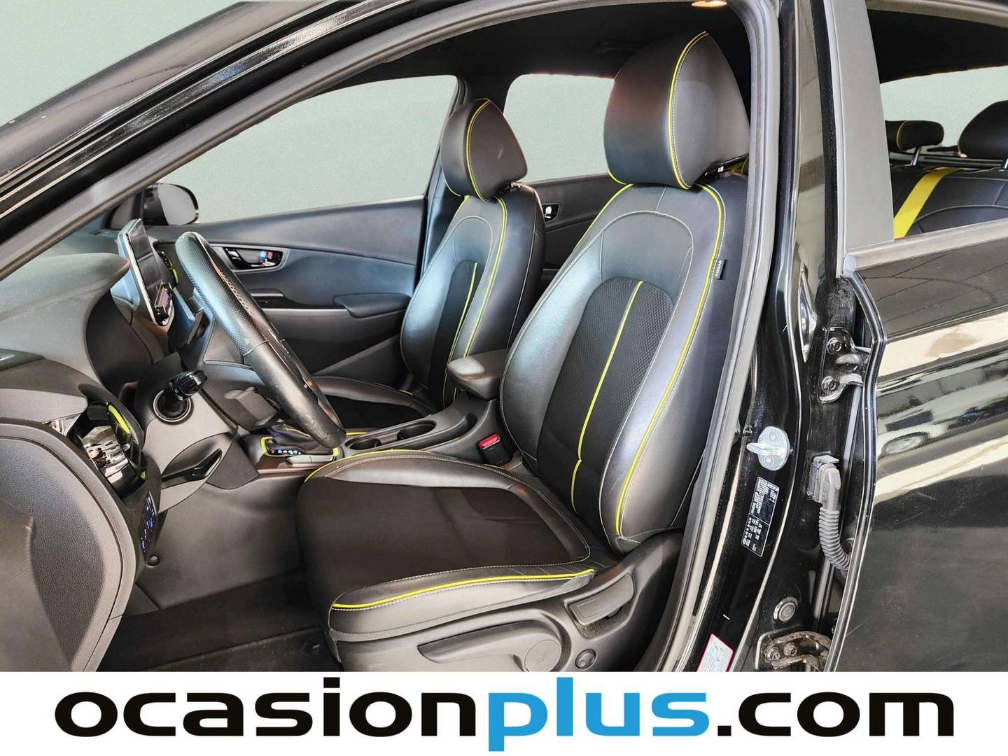Foto asientos delanteros Hyundai Kona Hyundai Kona 1.6 GDI HEV Tecno Lime DT (141 CV)