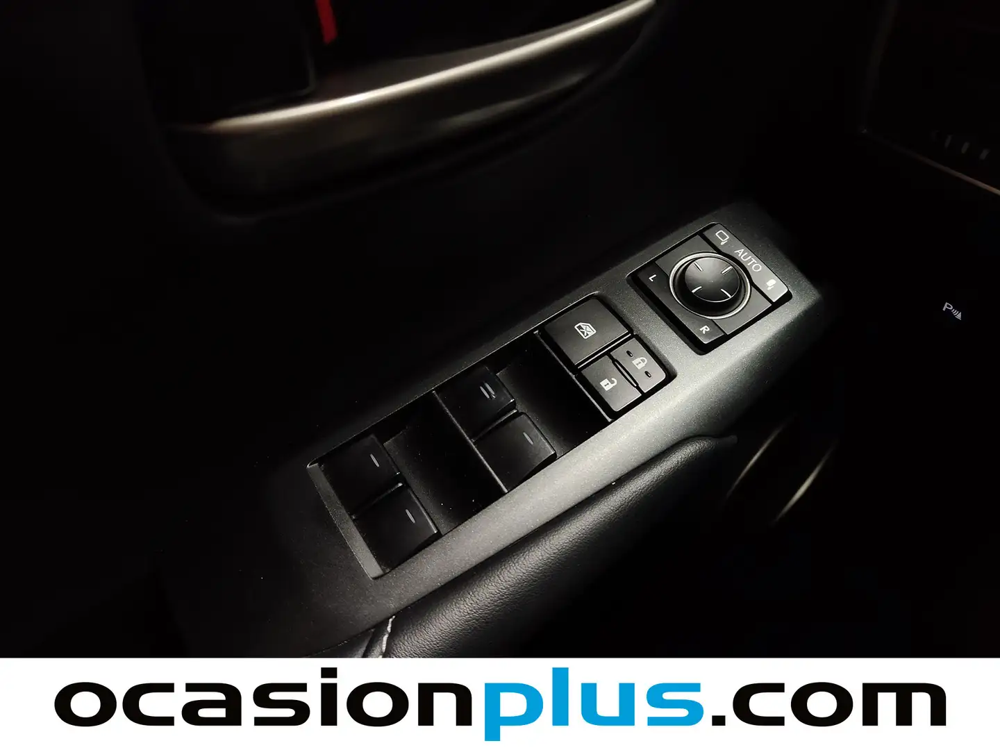 Foto Lexus NX Lexus NX 300h Corporate 2WD (197 CV)