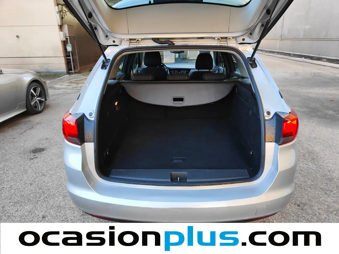 Foto Opel Astra Opel Astra 1.6 CDTI Business + (110 CV)