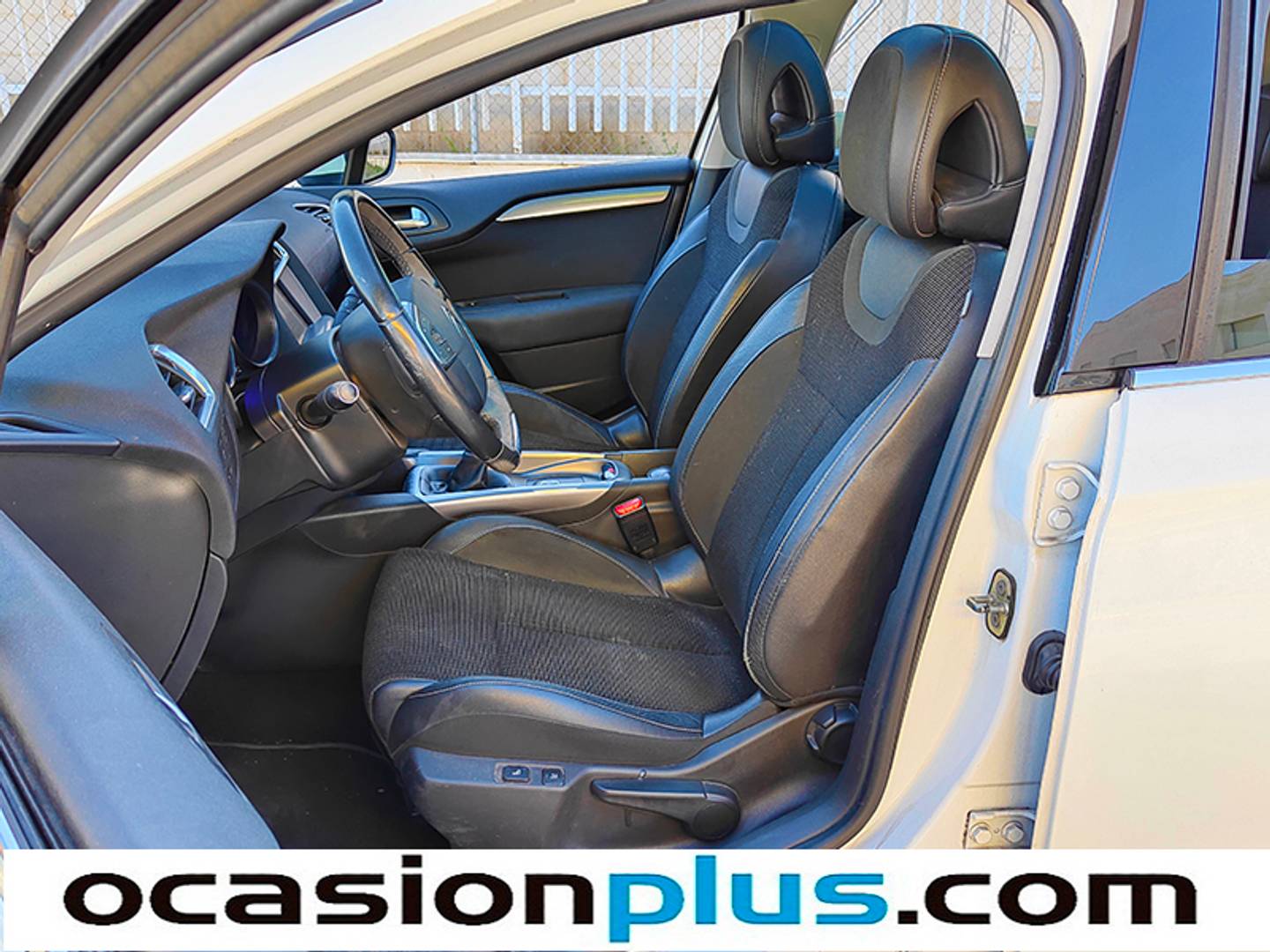 Foto Citroën C4 Citroen C4 PureTech 130 Shine (130 CV)