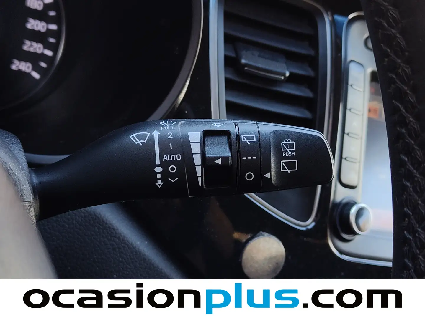 Foto KIA Carens Kia Carens 1.6 GDi UEFA Euro 2016 Eco-Dynamics (135 CV)