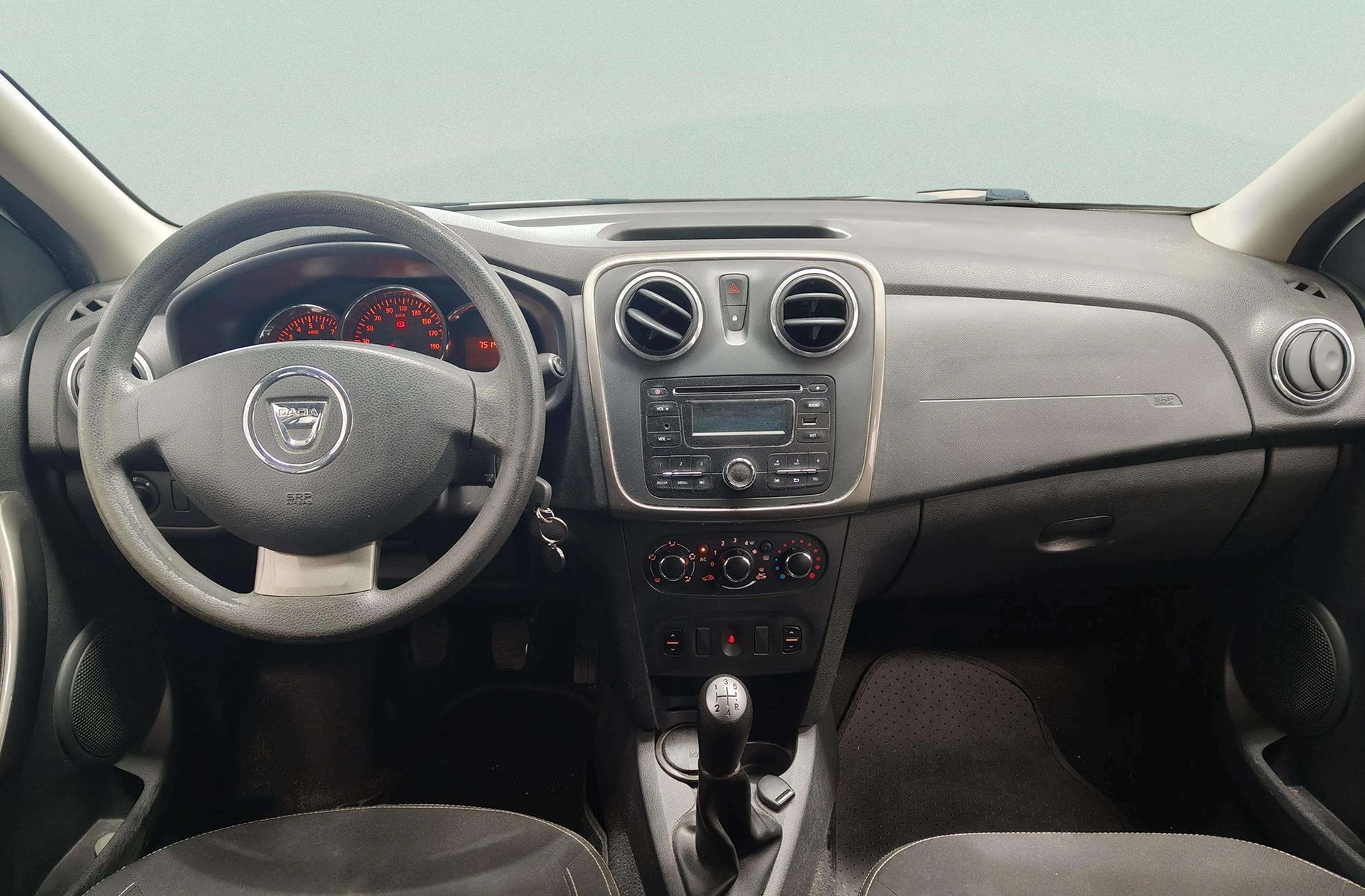 Dacia Sandero Laureate dCi - foto 6