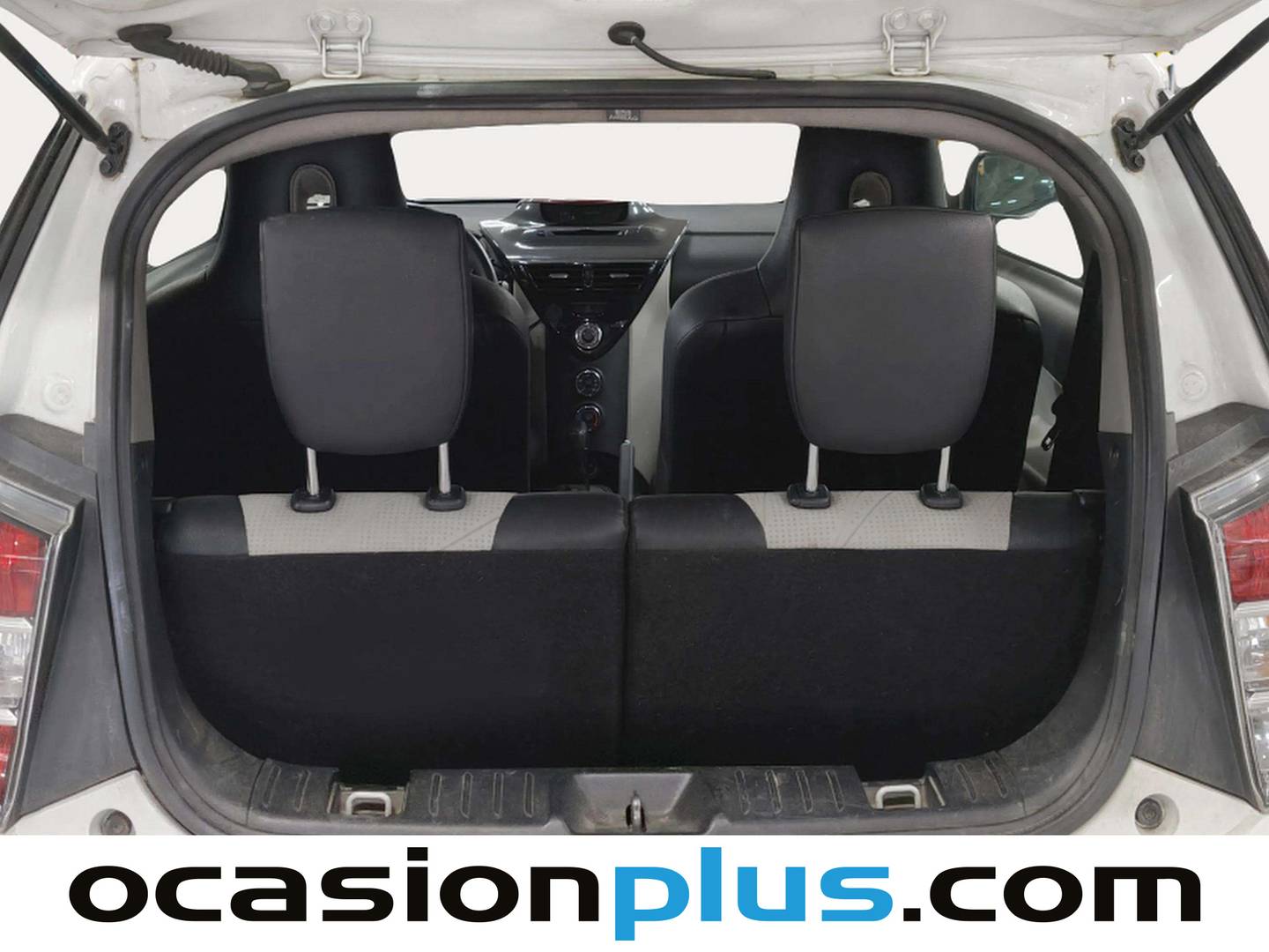 Fotos maletero Toyota iQ Toyota IQ 1.33 VVT-i MultiDrive S (98 CV)