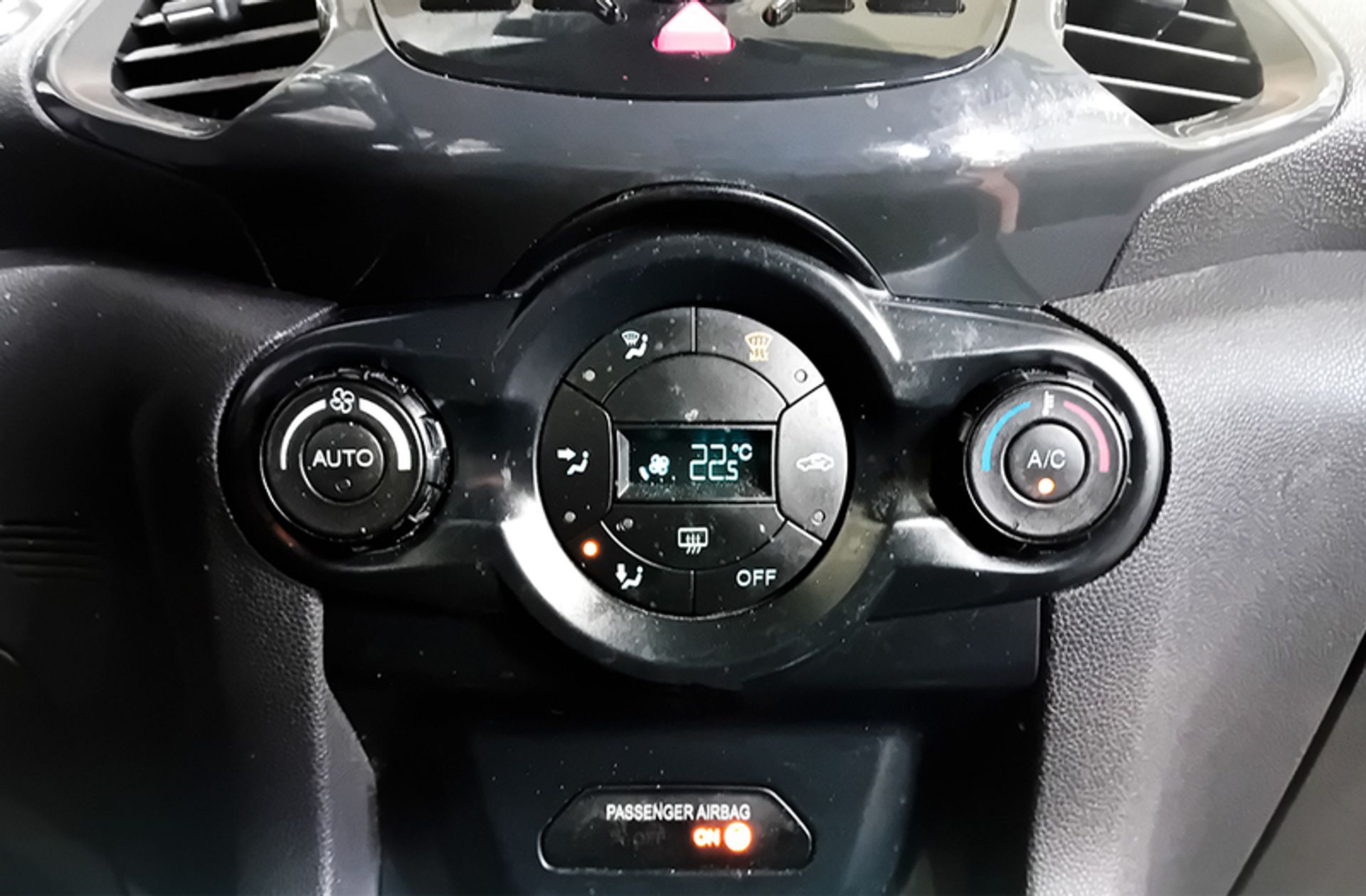 Ford EcoSport 1.5 TDCi Titanium - foto 31