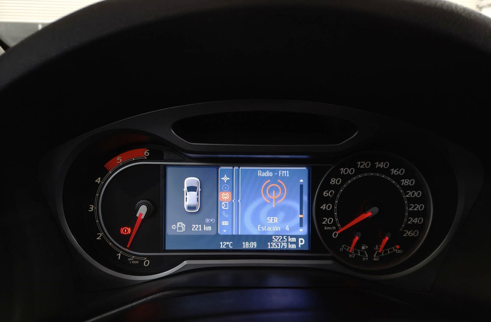 Ford Mondeo SportBreak 2.0 TDCi Titanium PowerShift - foto 18