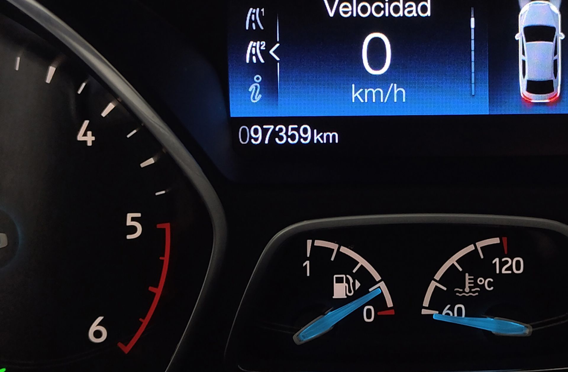 Ford Focus 1.5 TDCi ST-Line - foto 8
