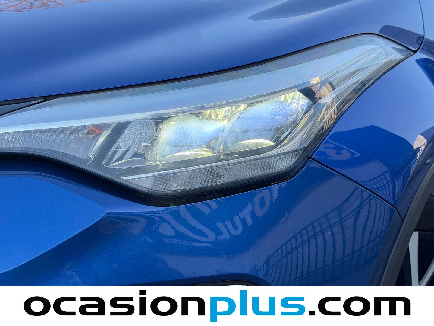 Equipamiento del Toyota C-HR Toyota C-HR 1.8 125H Advance (122 CV)