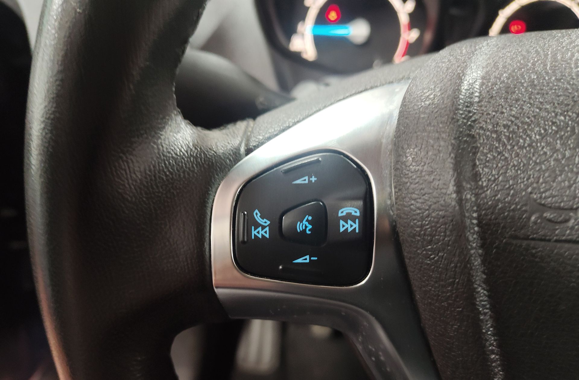 Ford Tourneo Courier 1.0 EcoBoost Trend - foto 22