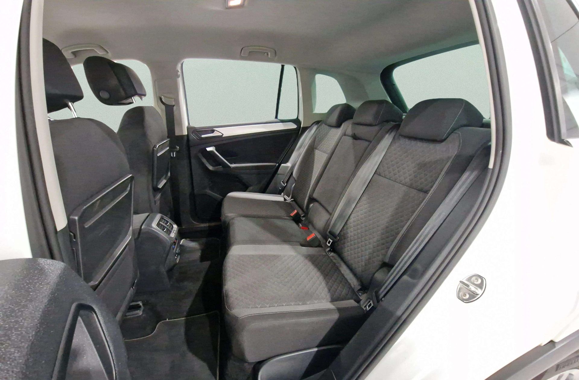 Volkswagen Tiguan Advance 2.0 TDI Pack R-Line - foto 13