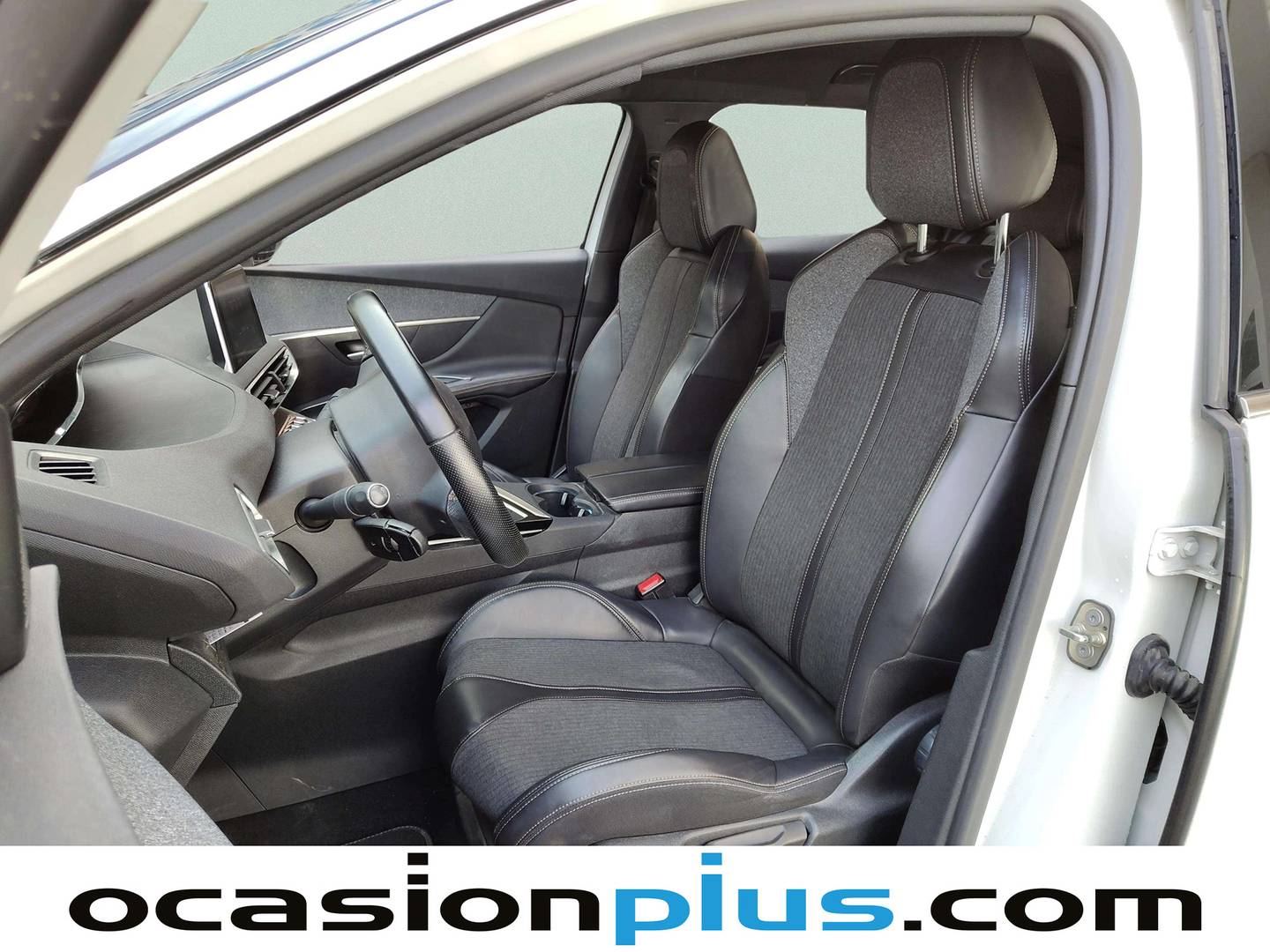 Foto asientos delanteros Peugeot 3008 Peugeot 3008 BlueHDI 130 S&S GT Line (130 CV)
