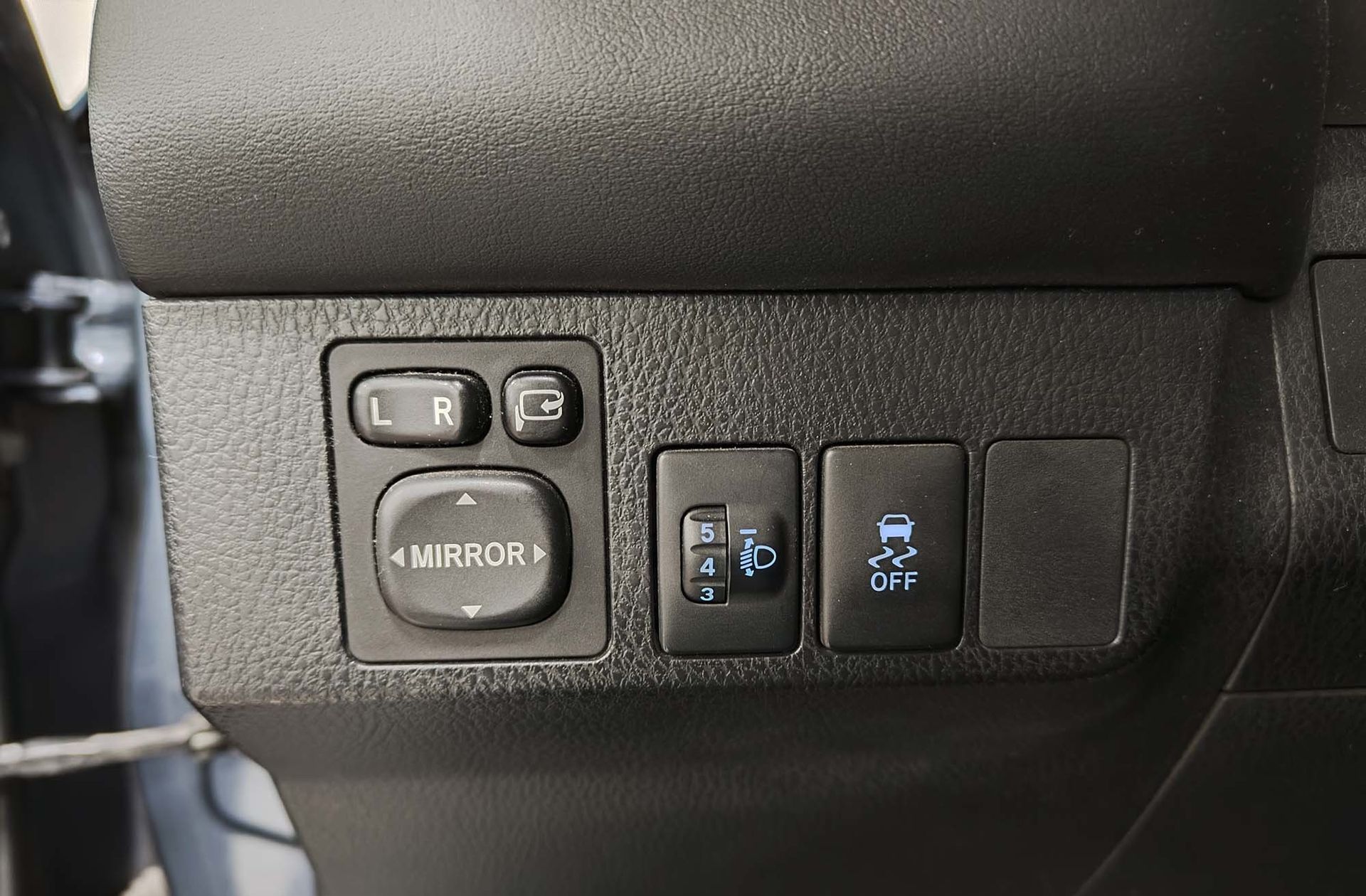 Toyota RAV4 120D Advance 4x2 - foto 8