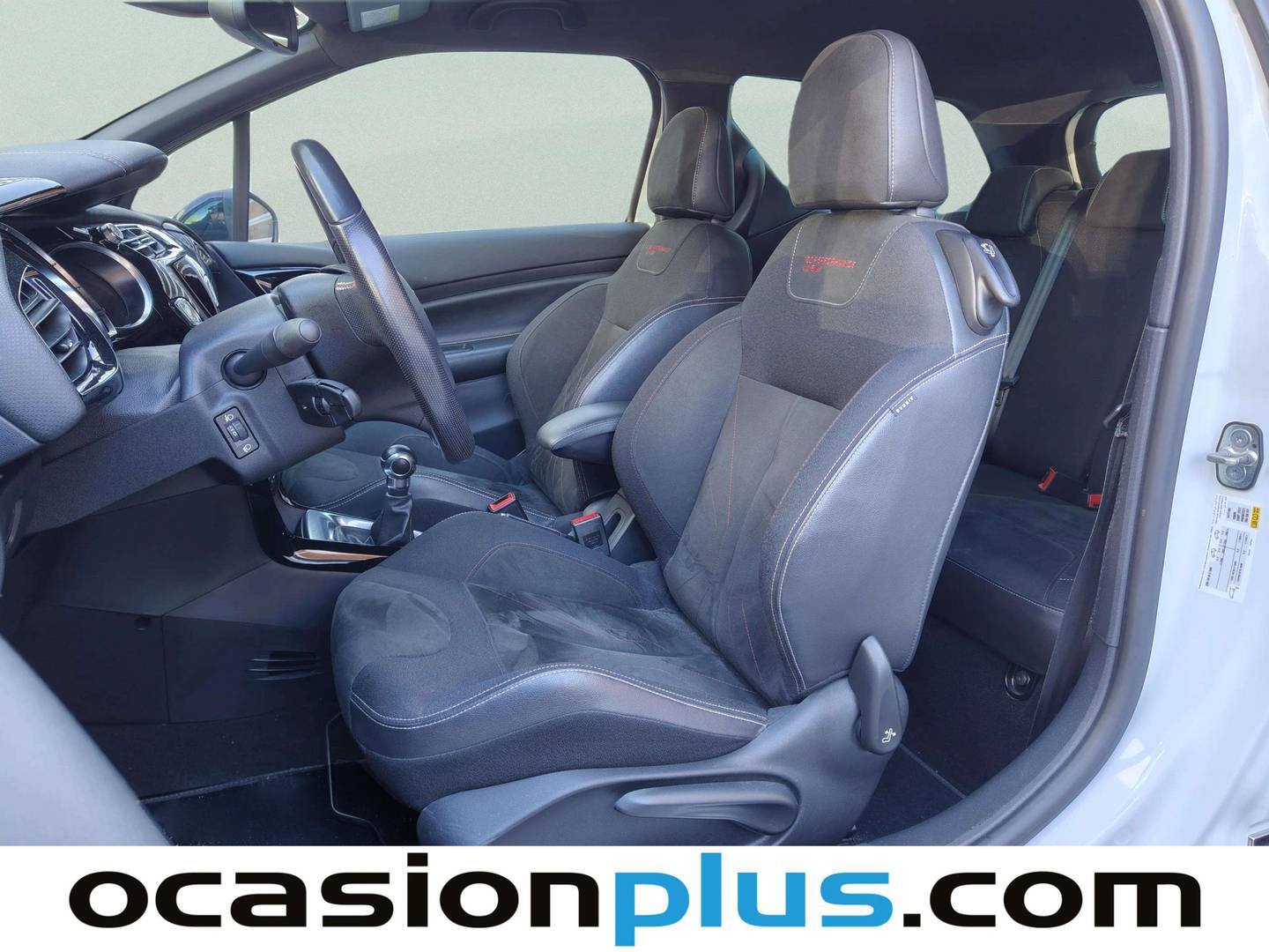 Foto DS DS 3 DS DS3 1.6 BlueHDi S&S Performance Line (99 CV)