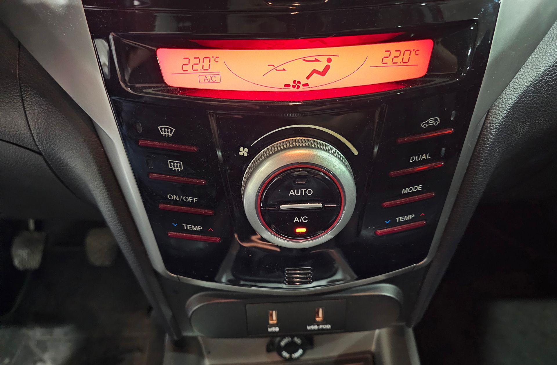 SsangYong Tivoli D16T Premium 4x2 - foto 30