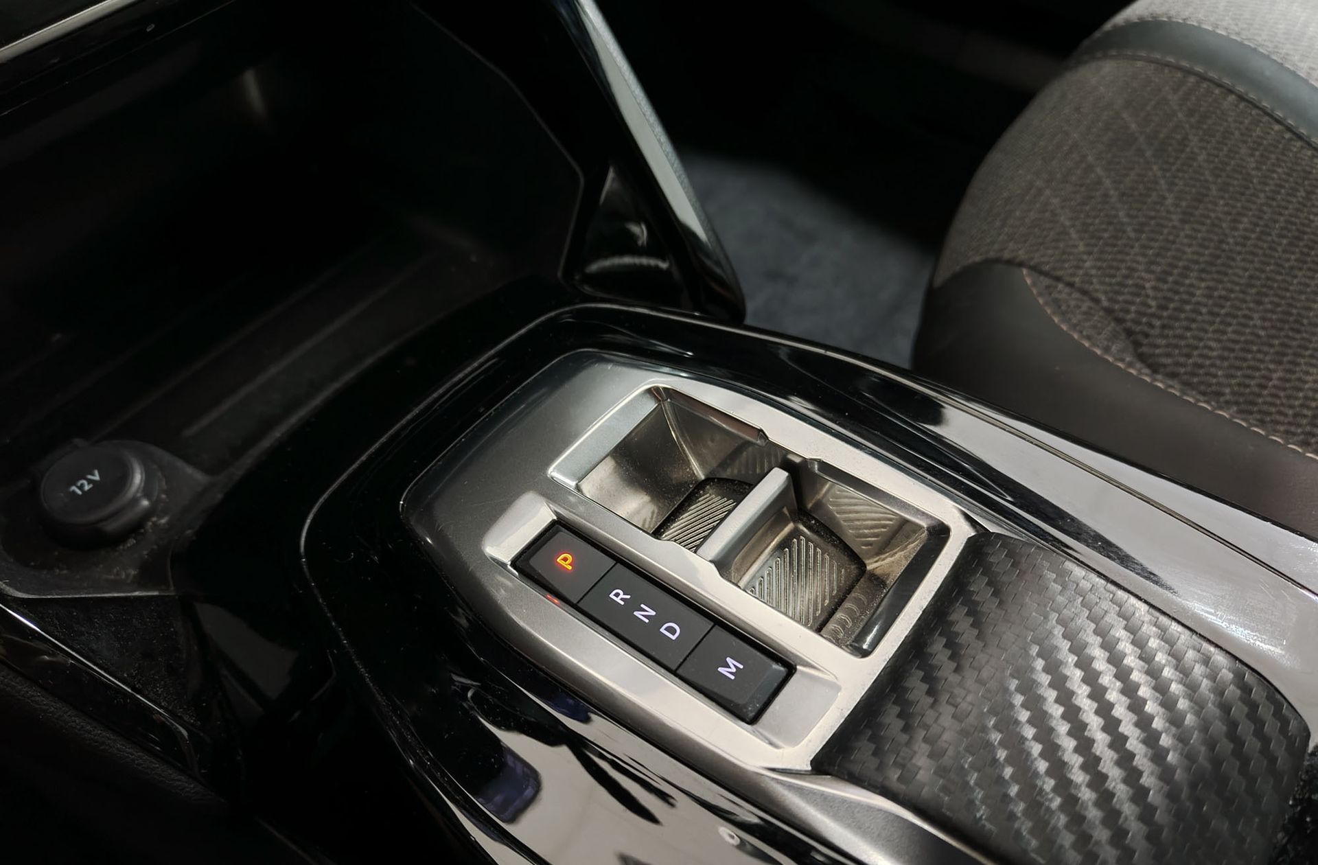 Peugeot 2008 Allure Hybrid eDCS6 - foto 5
