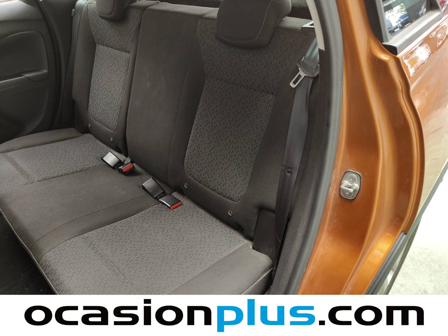 Foto Opel Crossland X Opel Crossland X 1.2 MPFI Selective (81 CV)