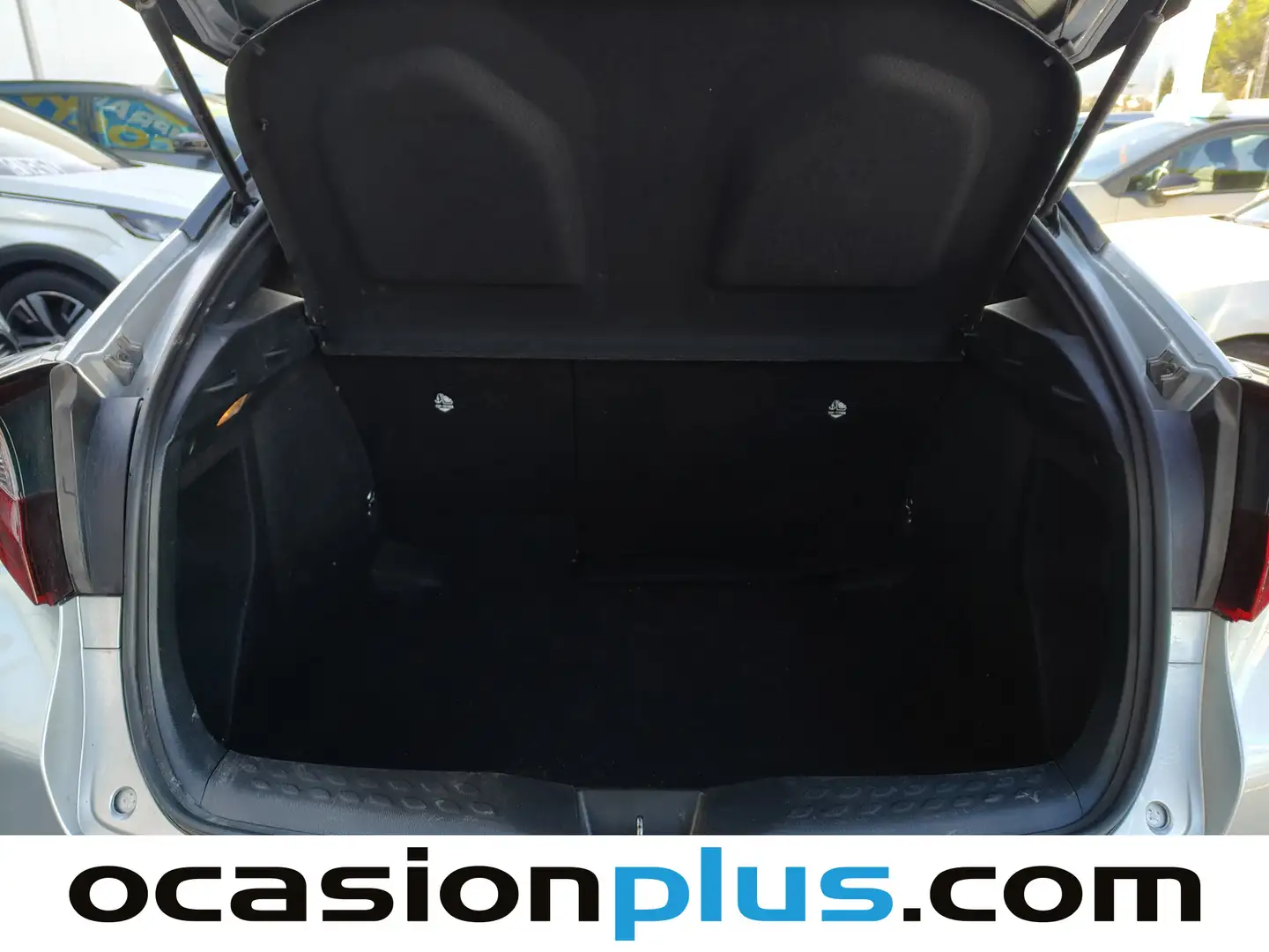 Foto Toyota C-HR Toyota C-HR 1.8 125H Advance (122 CV)