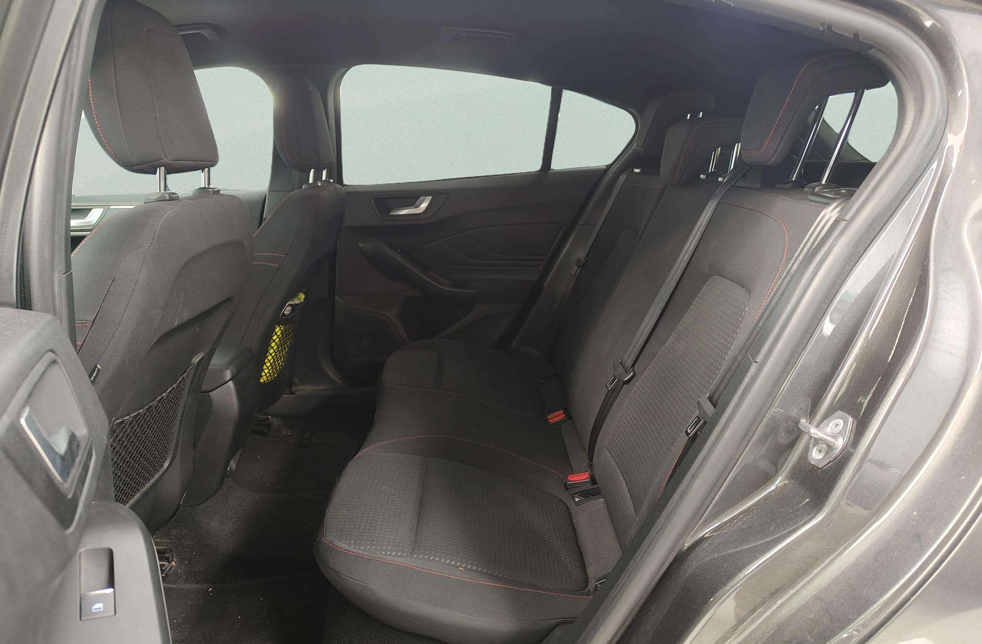 Ford Focus 1.0 EcoBoost ST-Line - foto 12