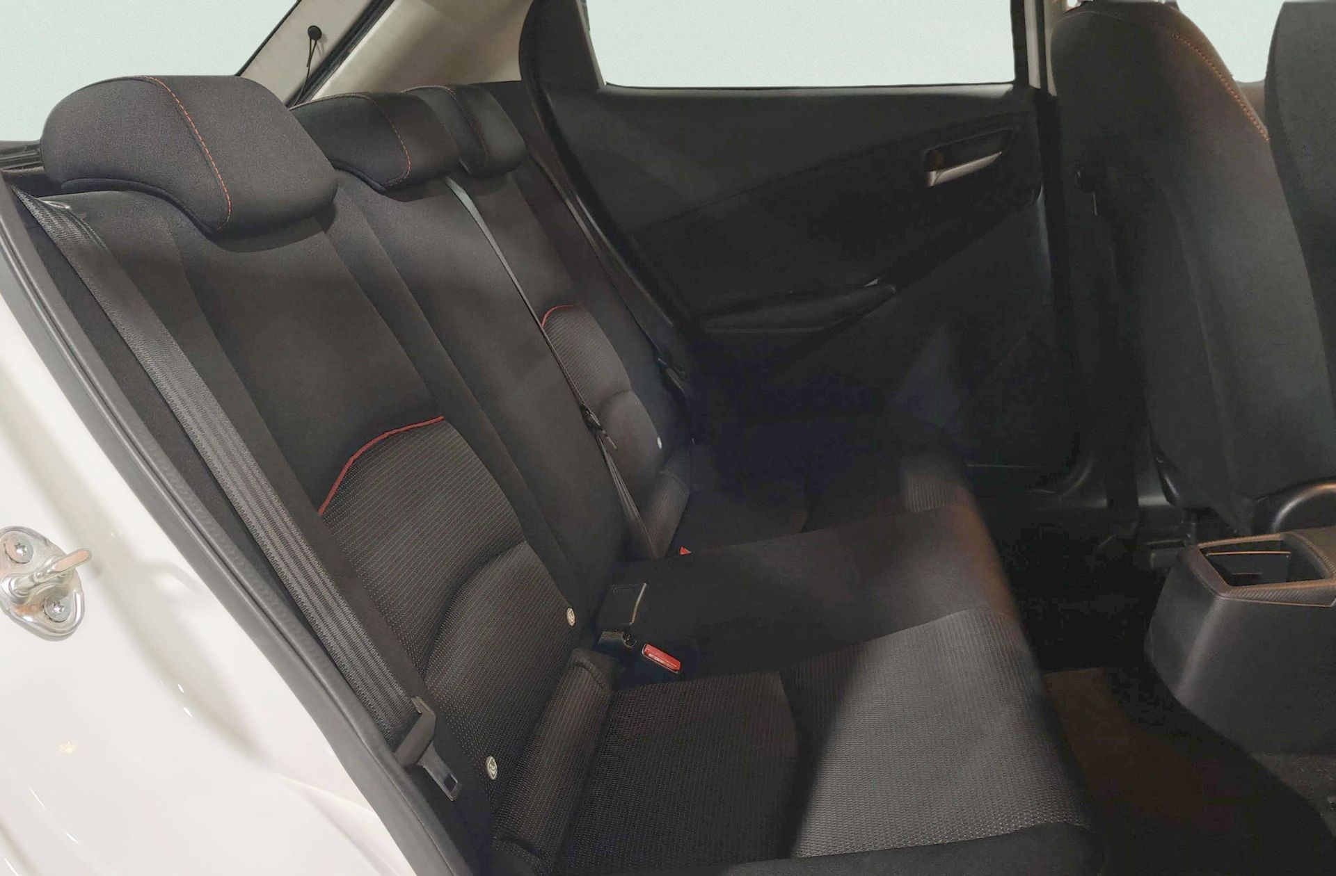 Mazda Mazda2 1.5 GE Black Tech Edition - foto 18