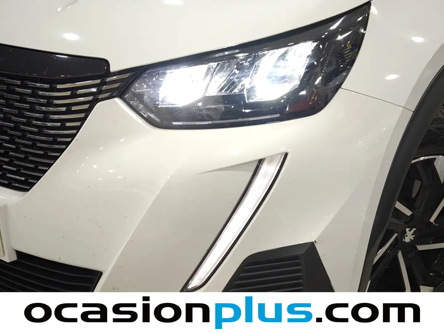 Foto Peugeot 2008 Peugeot 2008 BlueHDi 110 Allure (110 CV)