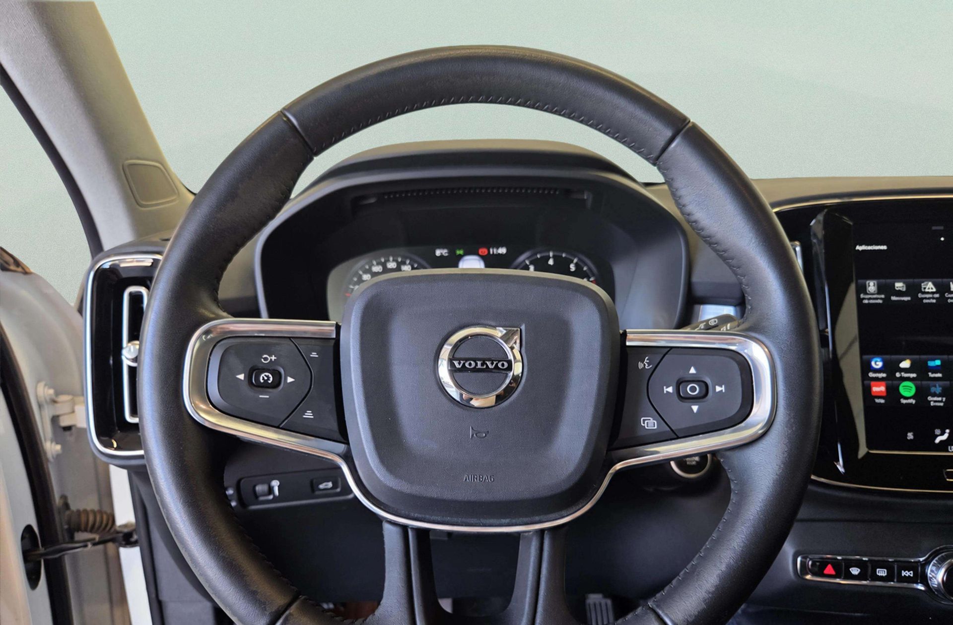 Volvo XC40 T3 Momentum - foto 18