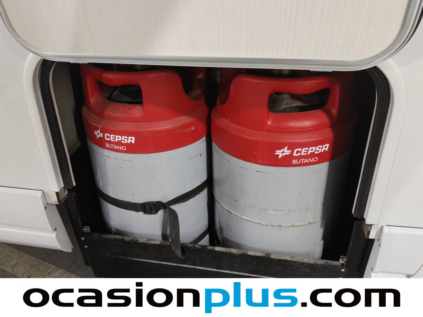 Equipamiento del Pilote P706C Pilote P706C Essentiel (150 CV)