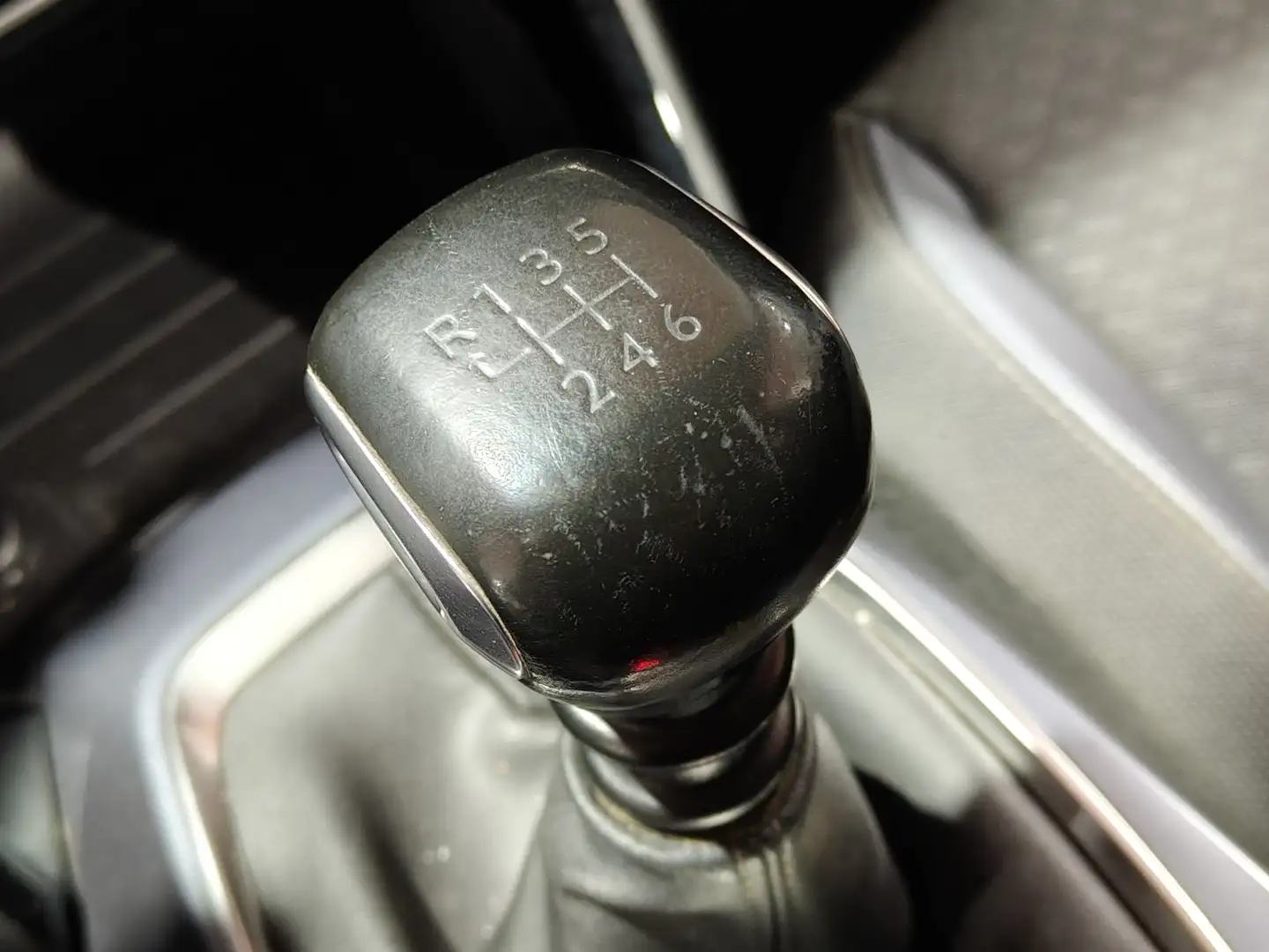 Foto Peugeot 2008 Peugeot 2008 BlueHDi 100 S&S Allure (100 CV)