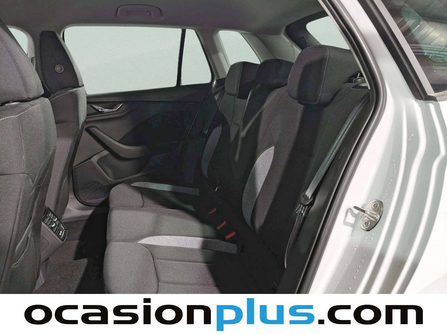 Foto asientos traseros Skoda Kamiq Skoda Kamiq 1.0 TSI Selection DSG (115 CV)
