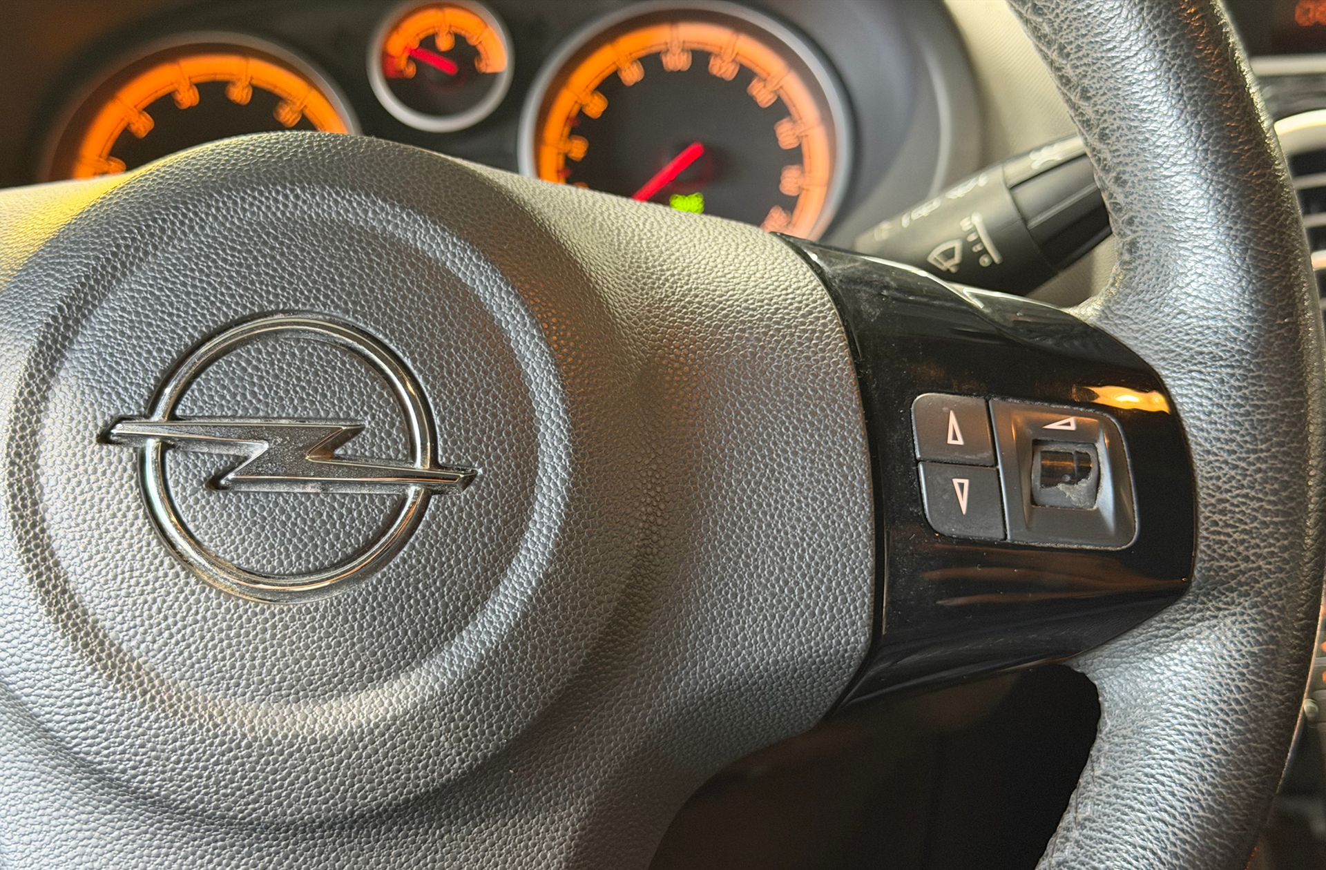 Opel Corsa 1.4 Selective - foto 26