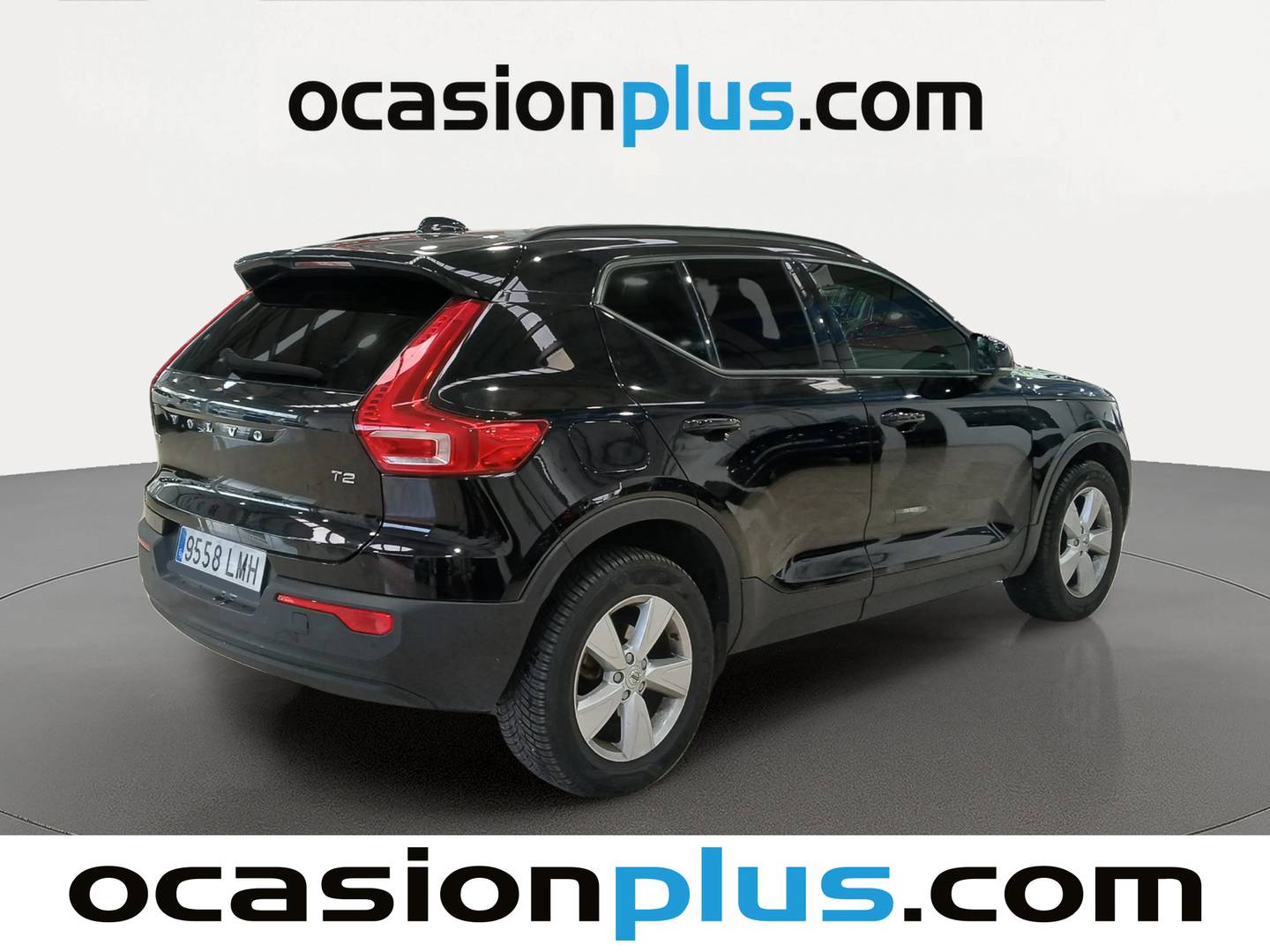 Foto trasera Volvo XC40 Volvo XC40 T2 Momentum Core (129 CV) derecha