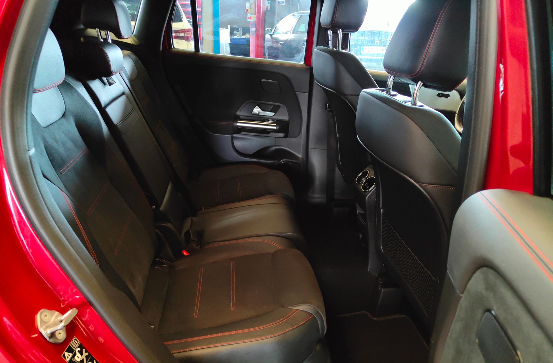Mercedes-Benz GLA 250 e Pack AMG - foto 18