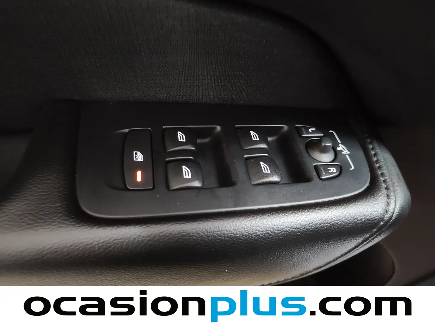 Foto Volvo XC60 Volvo XC60 2.0 T4 Momentum Auto (190 CV)