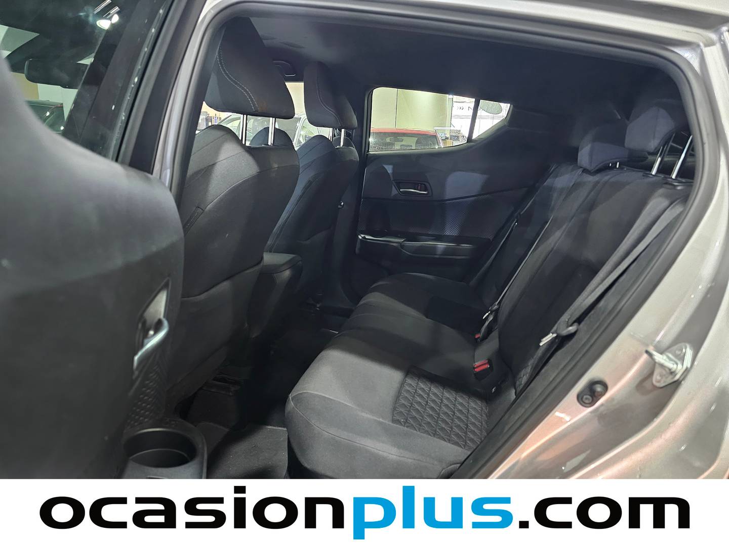 Foto asientos traseros Toyota C-HR Toyota C-HR 180H Advance (184 CV)