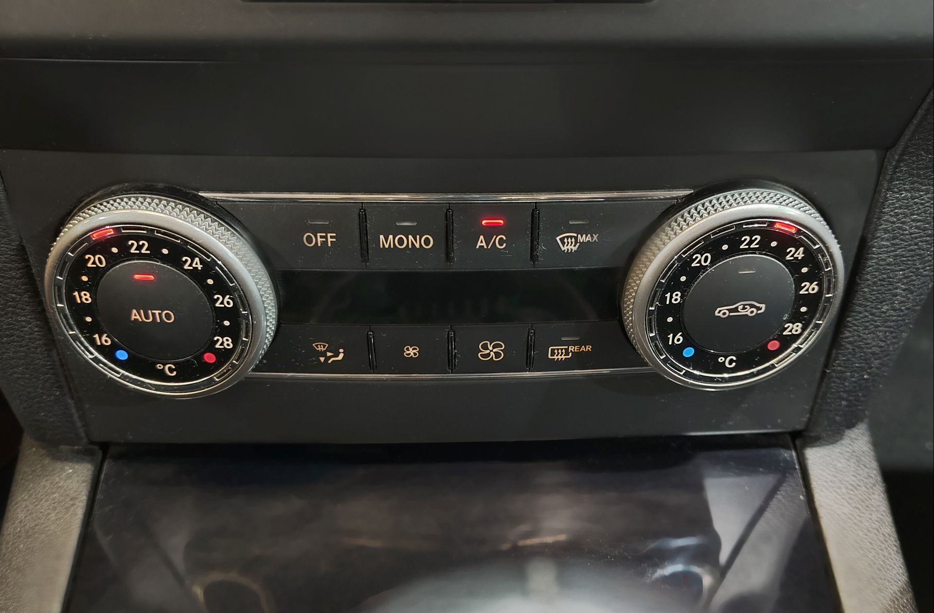 Mercedes-Benz GLK 220 CDI BE - foto 36