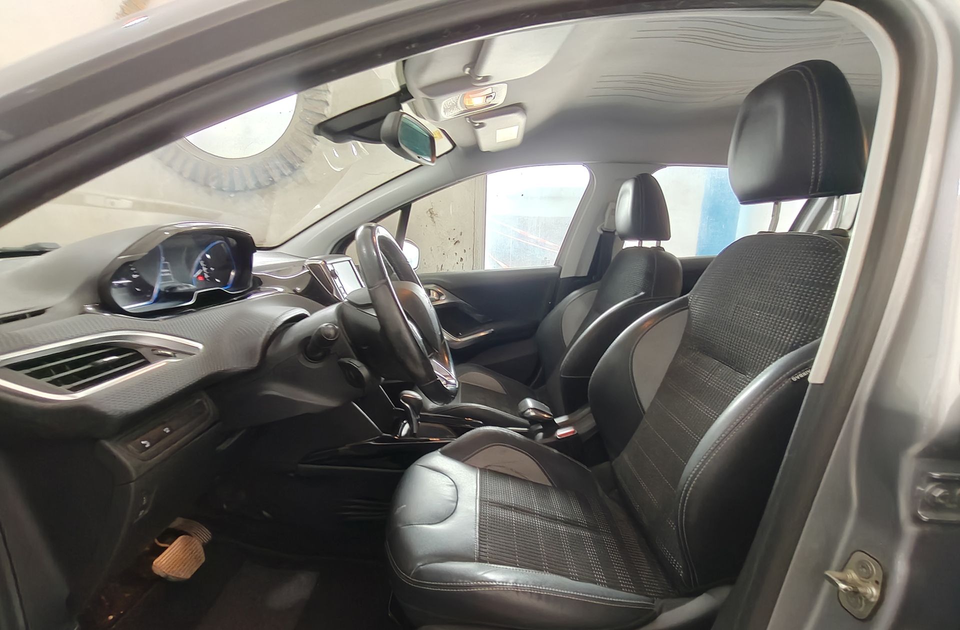 Peugeot 2008 PureTech 110 Allure EAT6 - foto 9