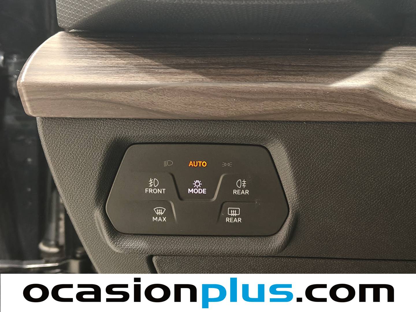 Foto Seat León SEAT León 1.5 eTSI S&S Xcellence Go L DSG (150 CV)