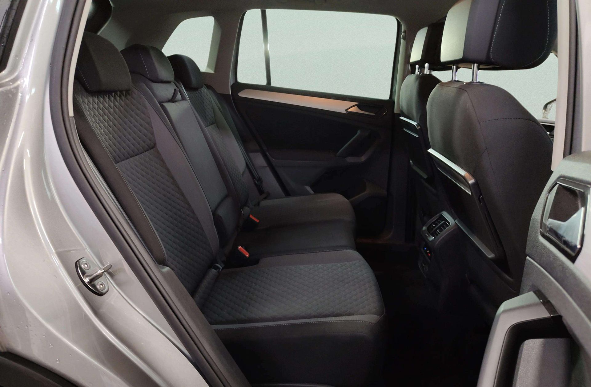 Volkswagen Tiguan Advance 2.0 TDI DSG - foto 24