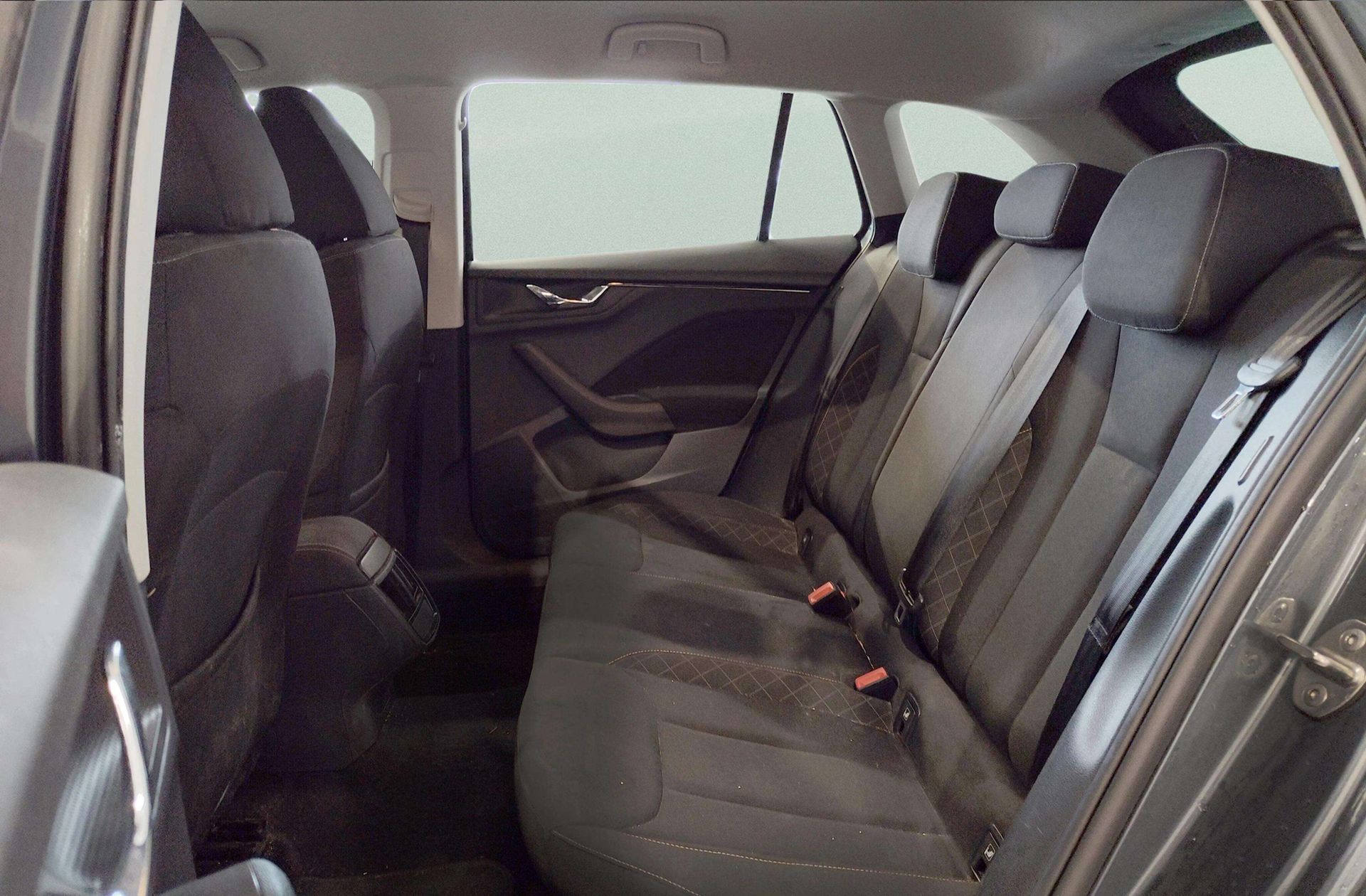 Škoda Scala 1.0 TSI Ambition - foto 10