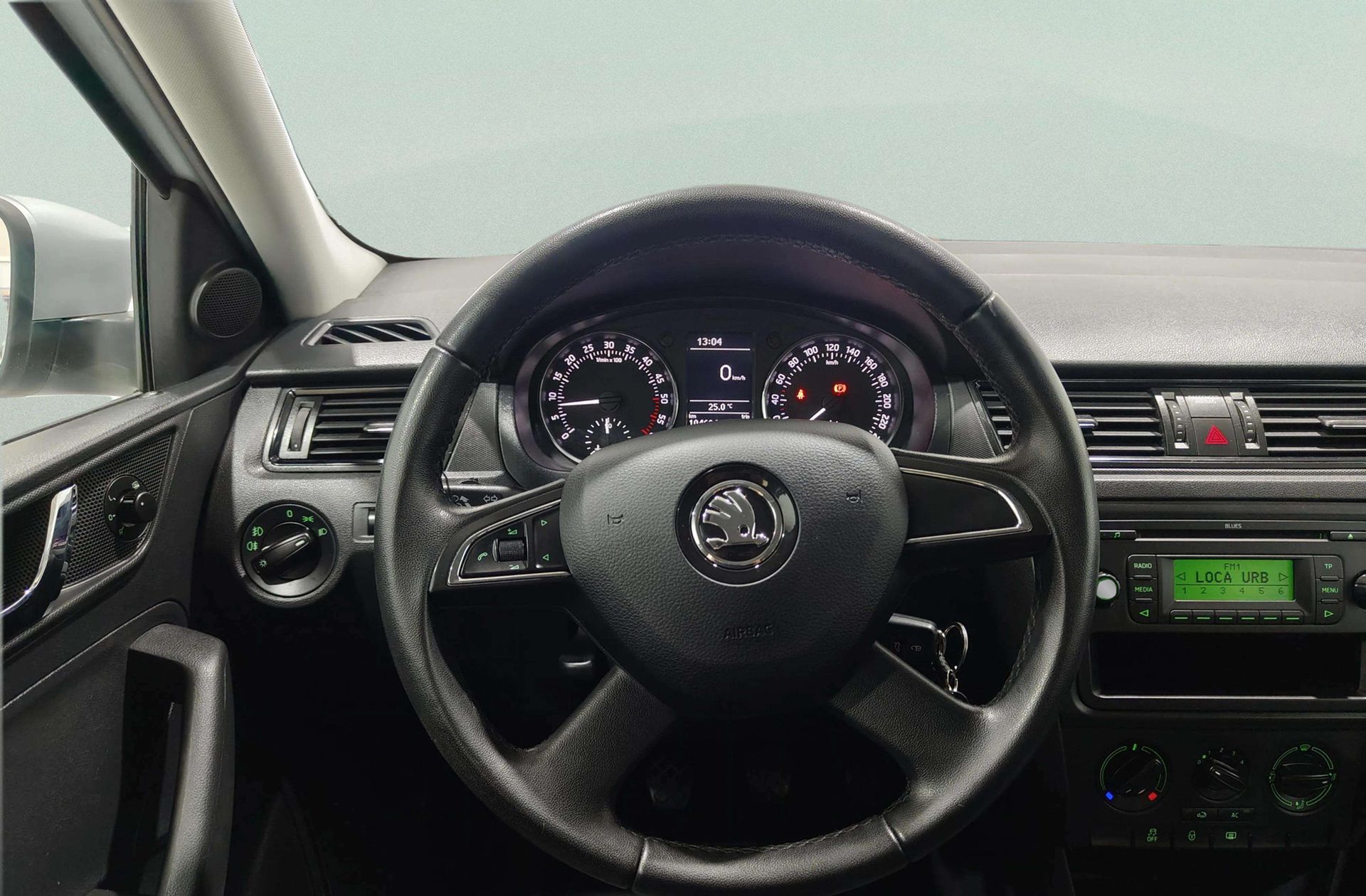Škoda Rapid 1.6 TDI CR Ambition - foto 18