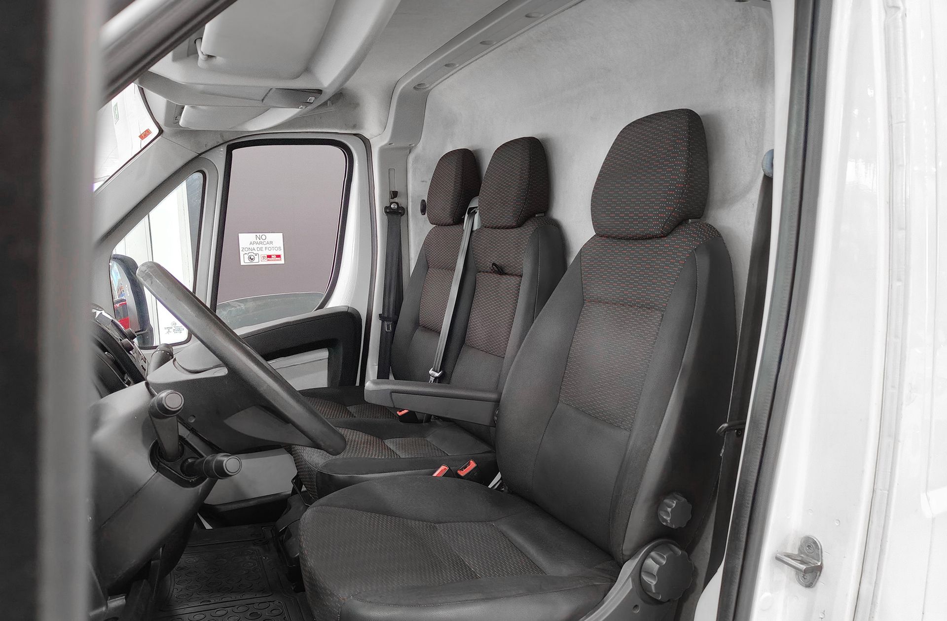 Peugeot Boxer Furgon BlueHDi 140 330 L1H1 - foto 10