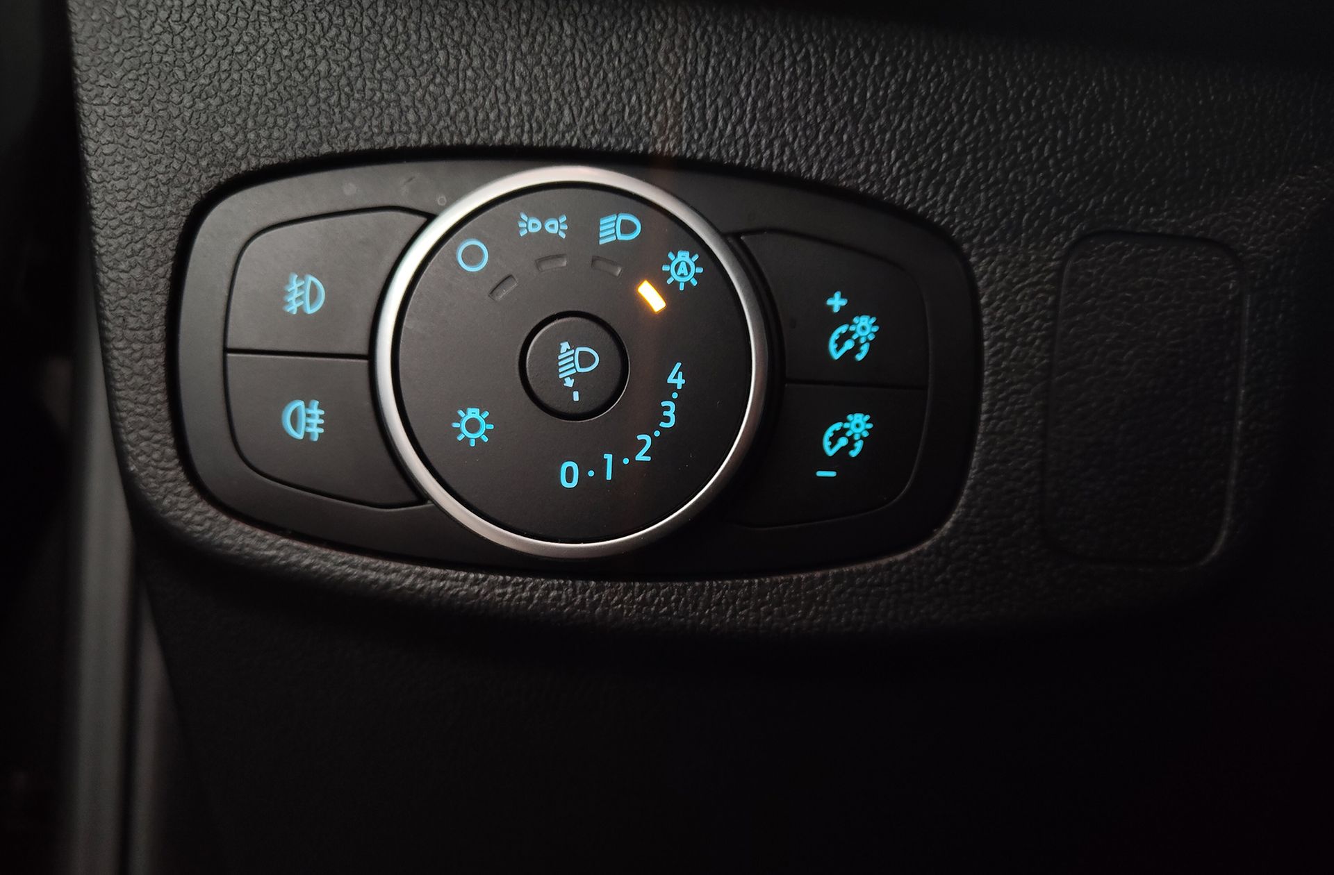 Ford Focus 1.0 EcoBoost MHEV ST-Line X - foto 24
