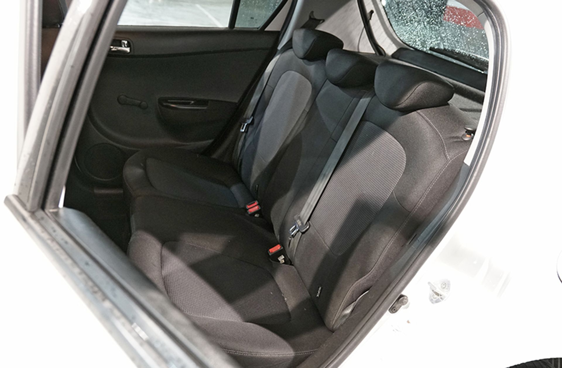 Hyundai i20 1.1 CRDi Go! - foto 10