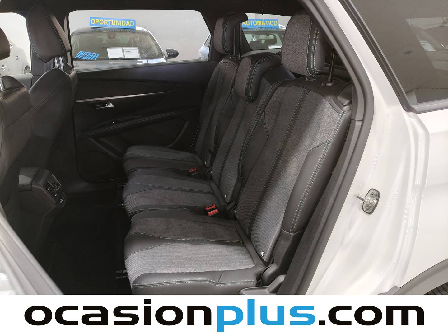 Foto asientos traseros Peugeot 5008 Peugeot 5008 PureTech 130 S&S Allure Pack (130 CV) 7 Plazas