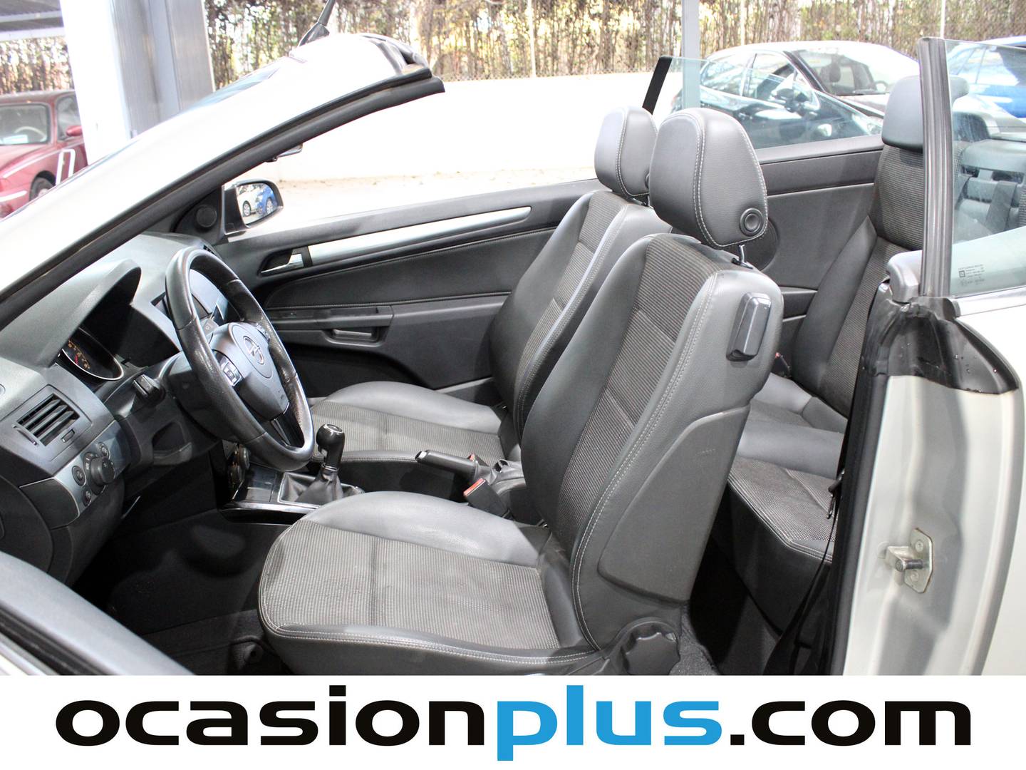 Foto asientos delanteros Opel Astra Opel Astra 1.8 Twin Top Cosmo (140 CV)